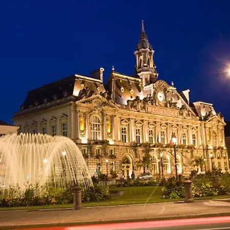 Rare: Tours T2 De Standing Au Coeur Des 2 Lions Tours